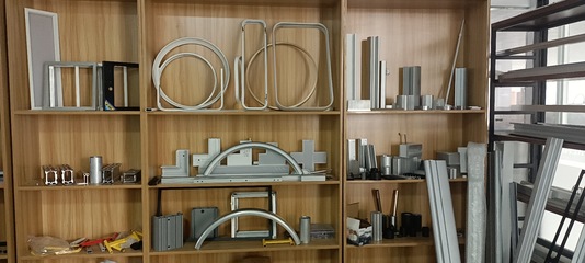 鋁五金件、鋁型材加工及鋁合金配件的應用與特點